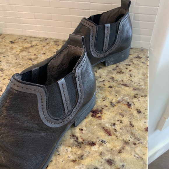 “Miz Mooz” booties - Picture 3 of 3